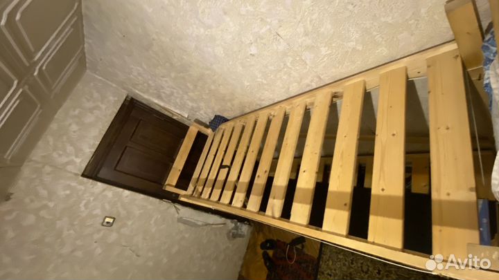 Двух яростный Кровать