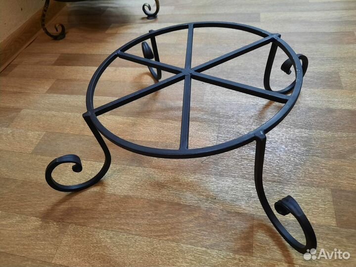 Кованая подставка под тандыр