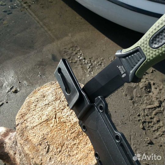 Нож туристический новый