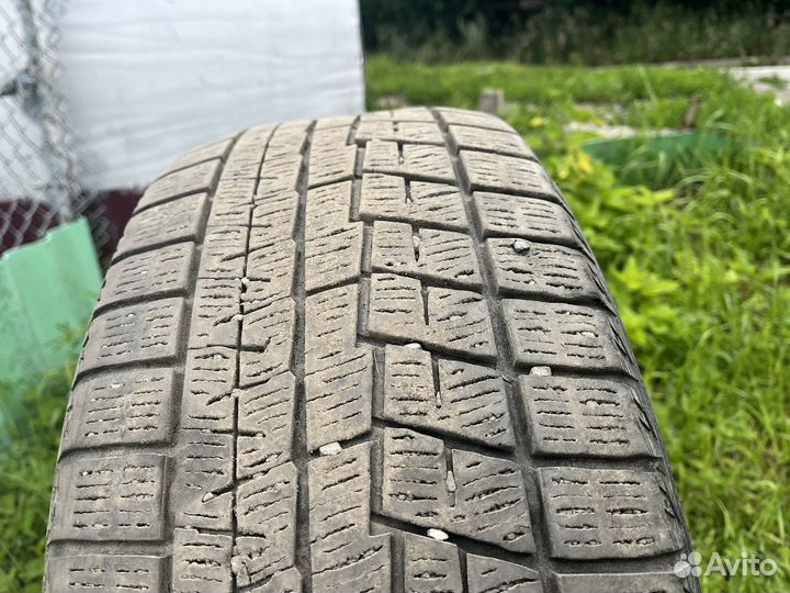 Yokohama Ice Guard IG60 215/55 R16