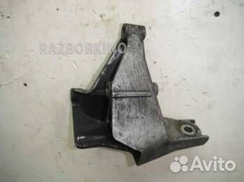 Кронштейн двигателя