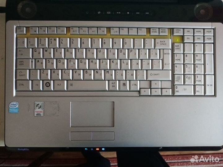 Ноутбук Toshiba Satellite p200-1hh