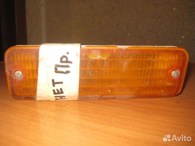 Указатель поворота в бампер правый Nissan Vanette