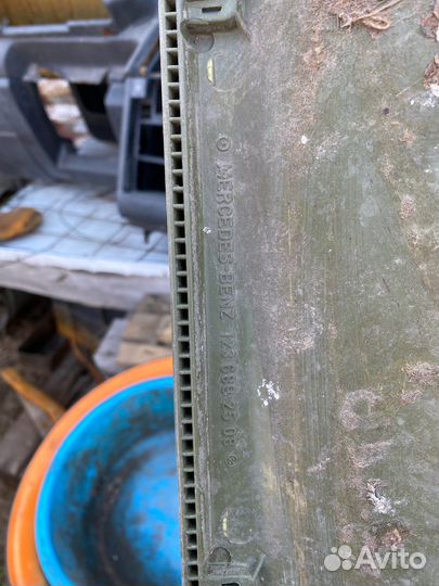 Пластик торпедо mercedes 123