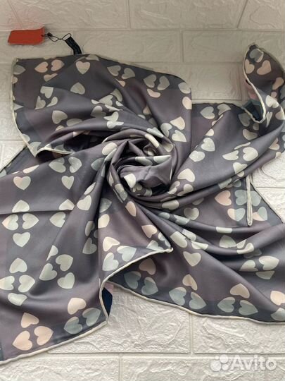 Платок шёлковый Moschino