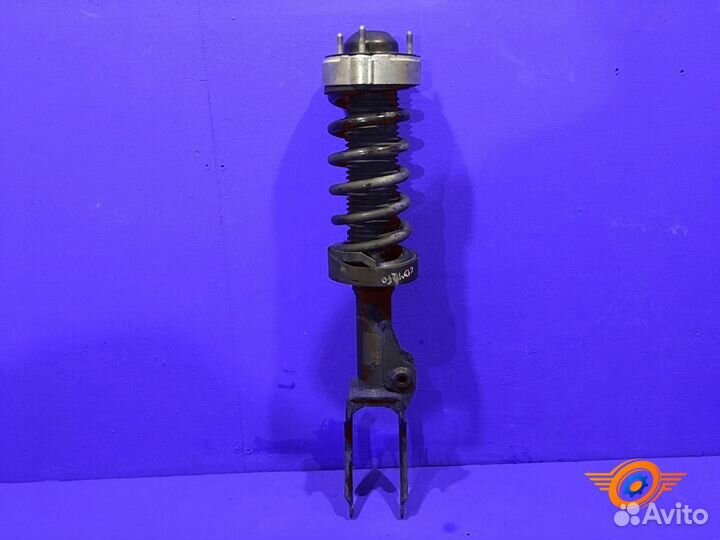 Стойка подвески передняя правая Volkswagen Touareg