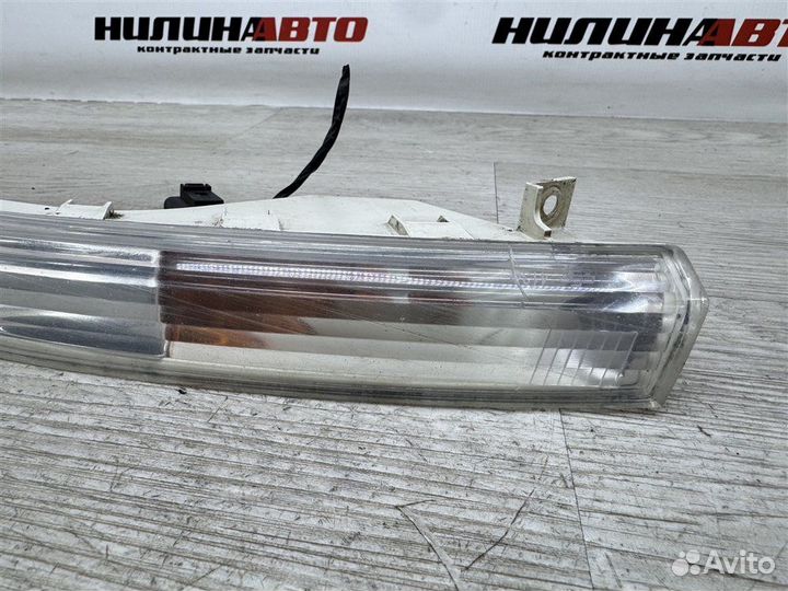 Повторитель поворота левый Volkswagen Passat CC