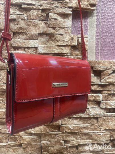 Сумка красная лаковая