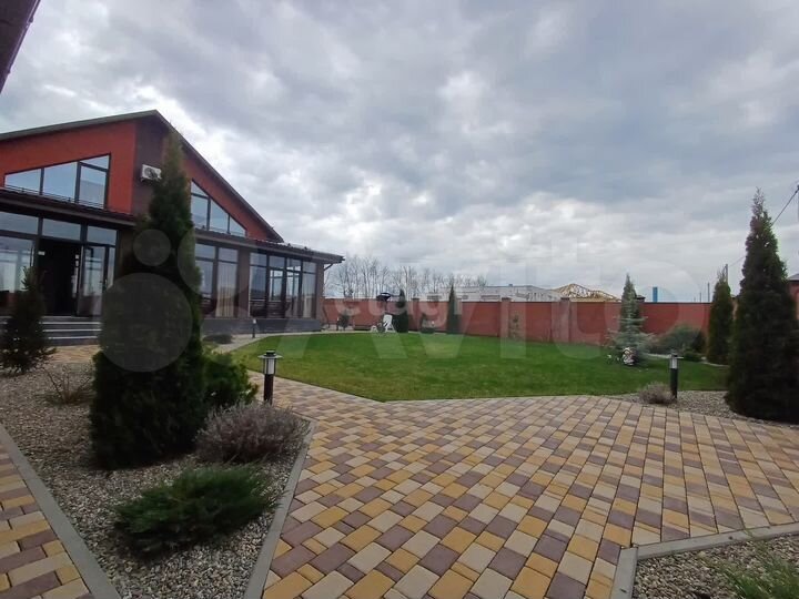 Дом 325,5 м² на участке 15 сот.