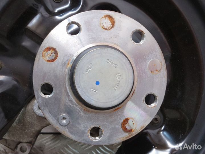 Кулак задний правый Volkswagen Tiguan 5N2 в сборе