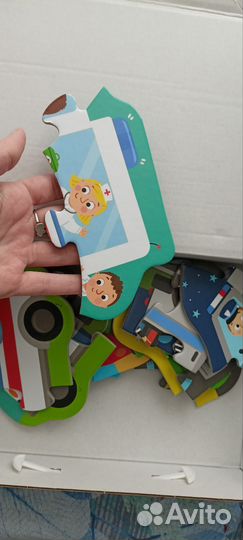 Игрушки, книжки, пазлы для детей малышей