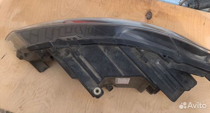 Фара передняя правая на volkswagen polo