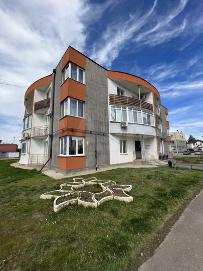2-к. квартира, 49 м², 1/3 эт.