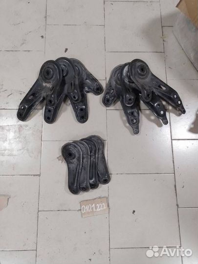 Кронштейн подрамника lexus rx 4