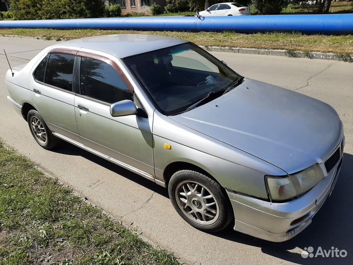 Nissan Bluebird 1.8 AT, 1996, 200 000 км