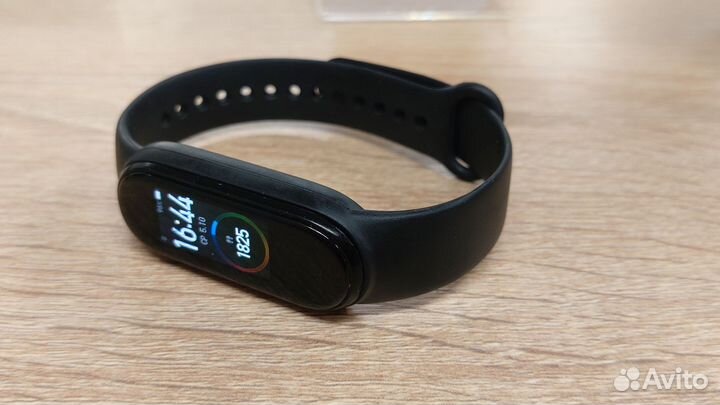 Фитнес браслет Xiaomi Mi SMART Band 4
