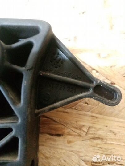 Педаль сцепления Skoda Octavia A5 BUD 2011