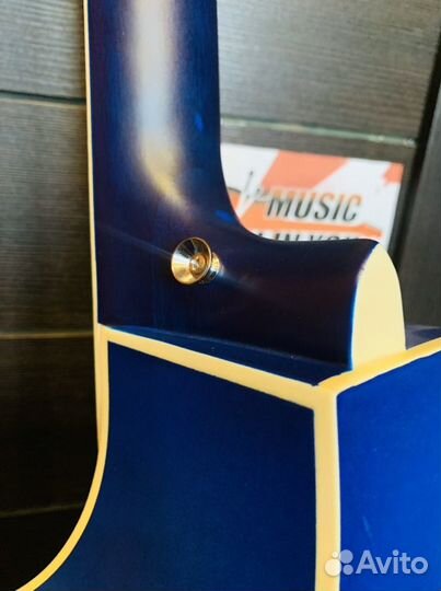 Акустическая гитара + аксессуар