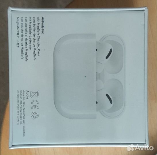 AirPods Pro MagSafe