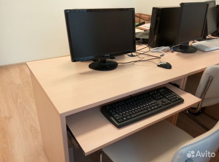 Стол компьютерный компактный