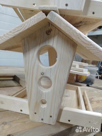 Кормушки и скворечники для птиц