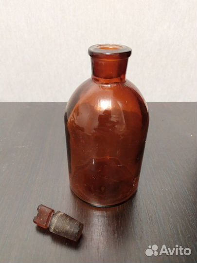 Аптекарский пузырек с крышкой