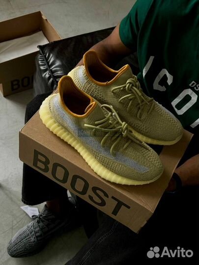 Кроссовки унисекс Adidas Yeezy Boost 350 зеленые