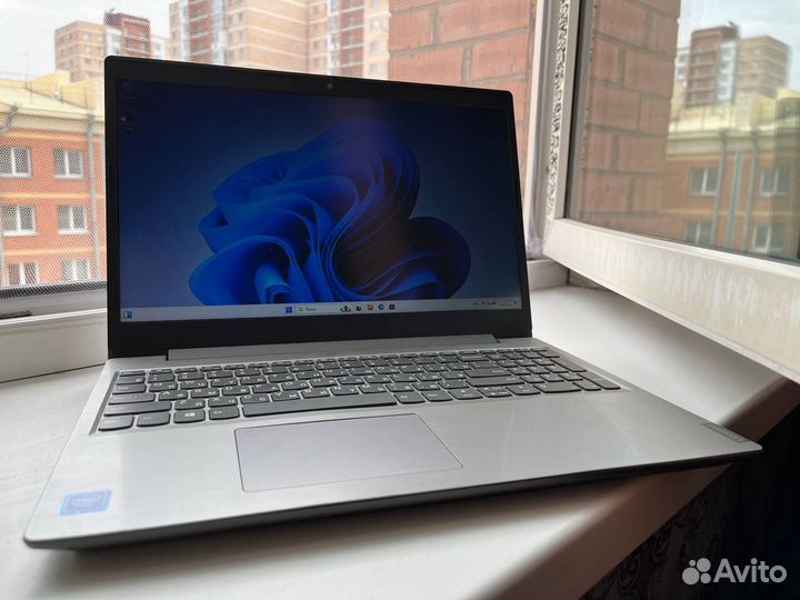 Ноутбук Lenovo