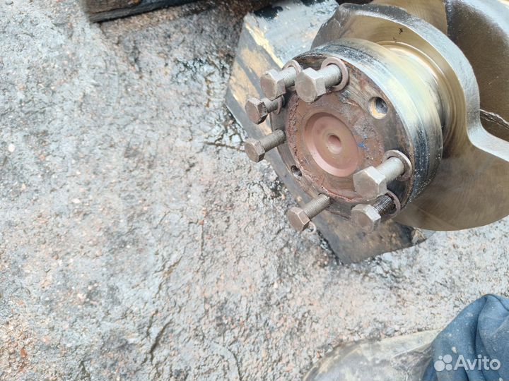 Коленвал Volvo F12 TD 122F