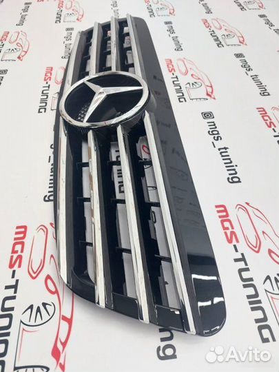 Решетка на S-Class w220 98-02г с хром полосками