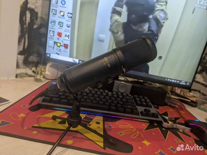 Студийный микрофон