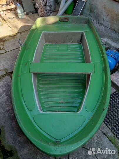 Лодка стеклопластиковая