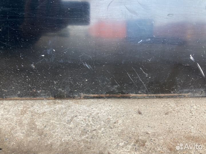 Передняя правая дверь Nissan presea