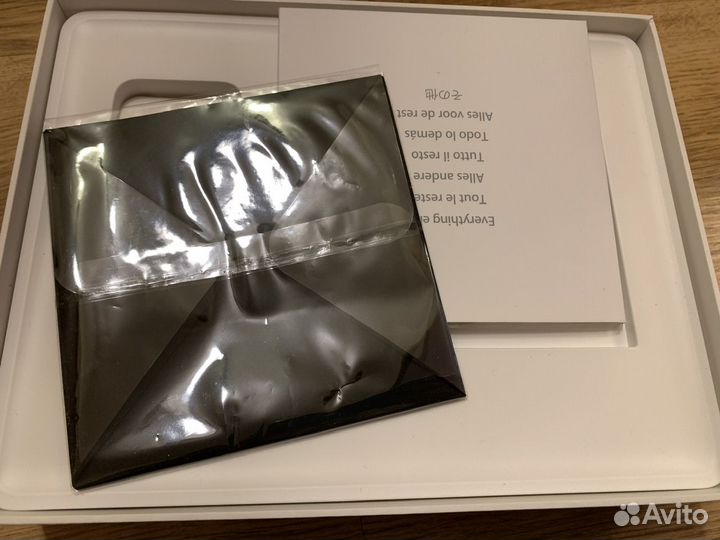 Коробка от iPad 2 wi-fi 3 g 32 gb