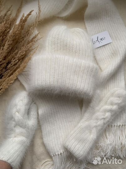 Комплект шапка варежки и шарф