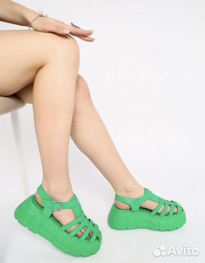 Босоножки зеленые