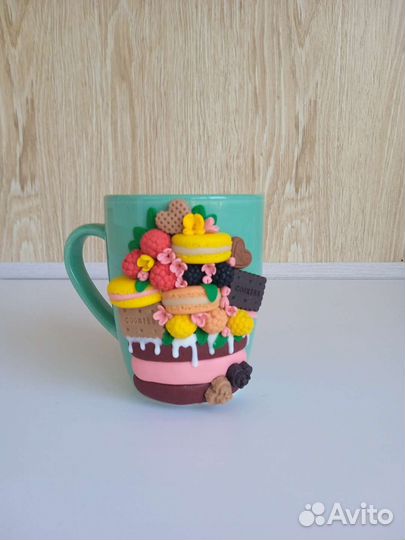 Кружка с декором из полимерной глины