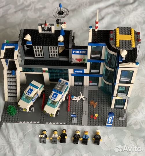 Lego 7498 Двойной ориг.полицейский участок,1560дет