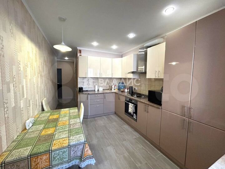 2-к. квартира, 69,7 м², 1/9 эт.