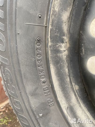 Bridgestone Blizzak VRX 215/65 R16 98S