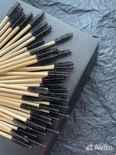 Щеточки для ресниц и бровей