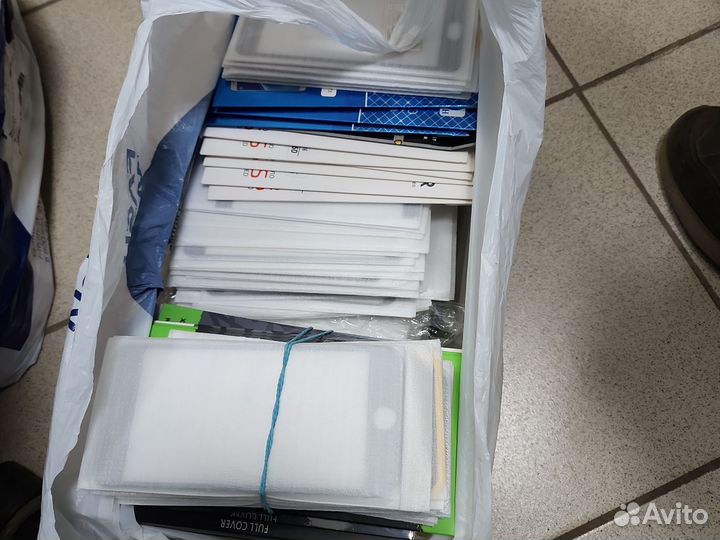 Стекла и чехлы для телефонов