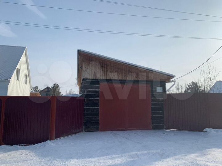 Дом 200 м² на участке 14 сот.