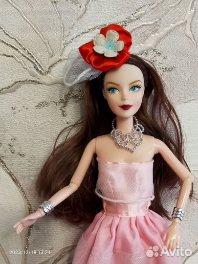 Кукла Рапунцель тип Барби, шарнирная, новая