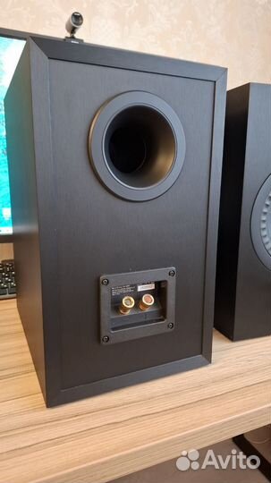 Акустические колонки KEF Q350