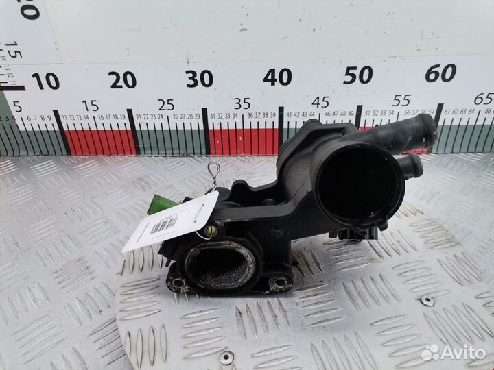 Корпус термостата seat Leon 2001 032121111BA