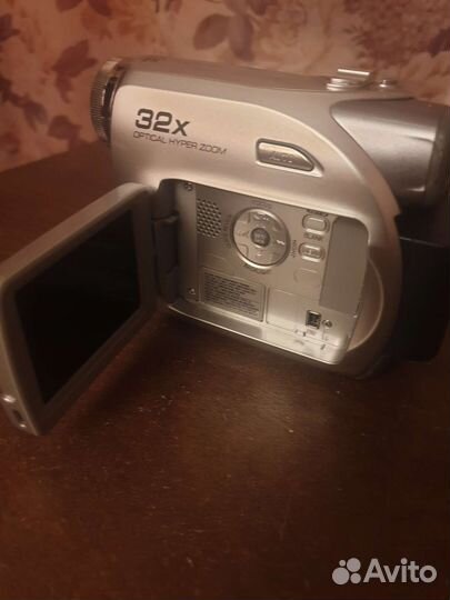 Видеокамера JVC GR-D340E