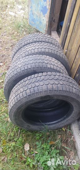 Yokohama IceGuard Stud IG65 215/65 R16