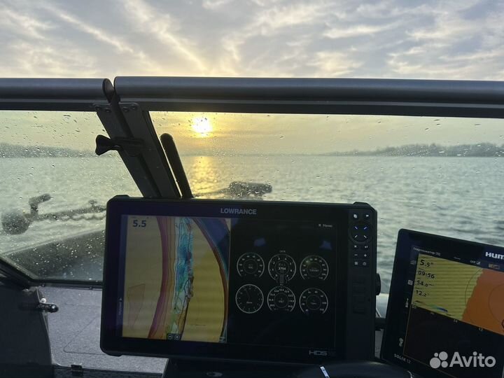 Lowrance HDS-16 live