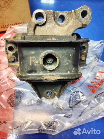 Прдушка двигателя правая Mitsubishi Outlander